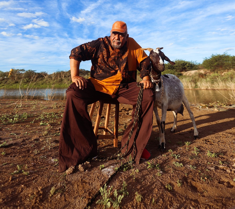 Totonho e Os Cabra lança 