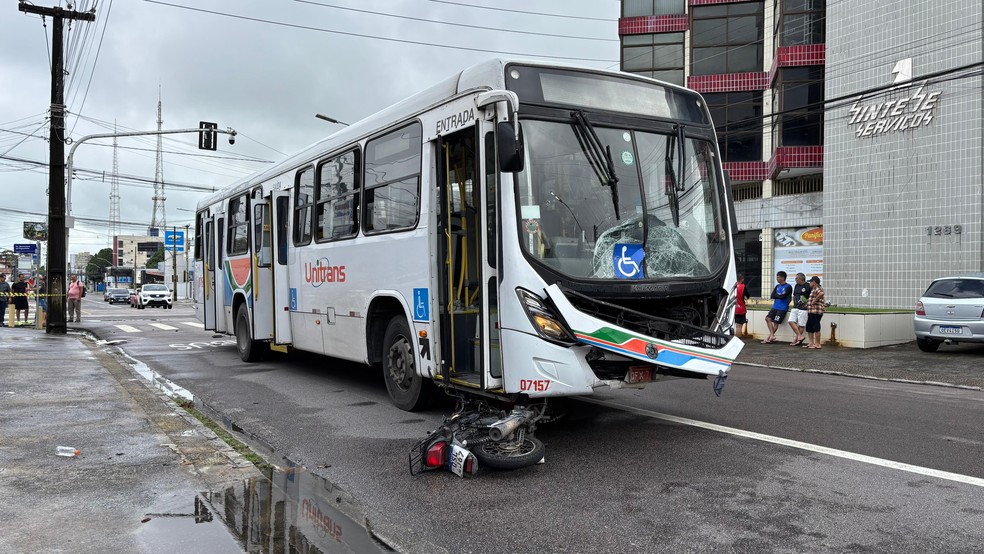 Acidente foi registrado na manhã deste domingo (31), no Centro de João Pessoa — Foto: Flávio Fernandes