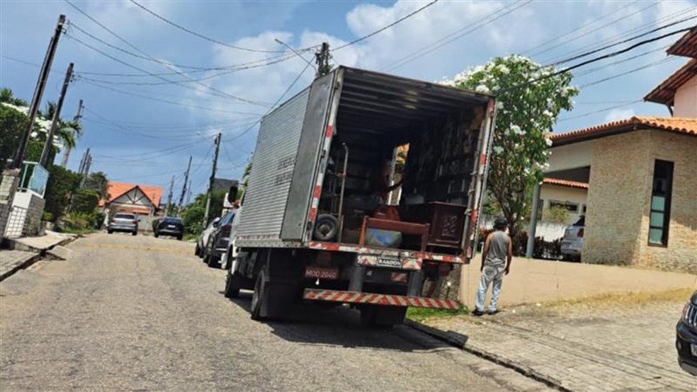 Percentes de idosa de 86 anos foram retirados da casa da empregadora, em João Pessoa — Foto: Auditoria-Fiscal do Trabalho
