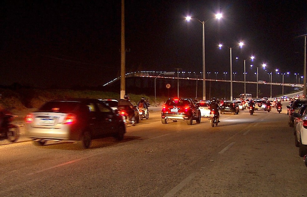Protesto causou congestionamento na Ponte Newton Navarro em Natal — Foto: Inter TV Cabugi/Reprodução