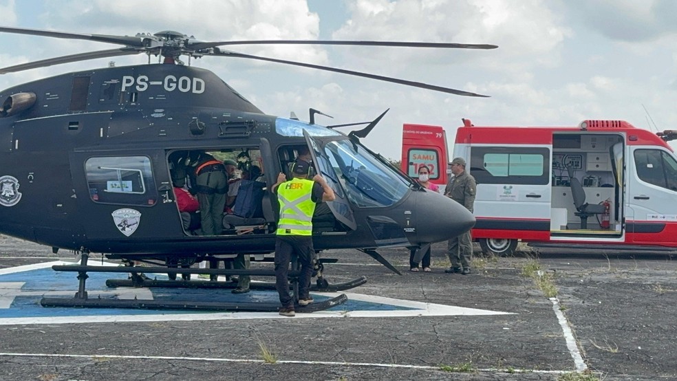 Adolescente de 16 anos é transferida de Natal para Recife de helicóptero em busca de transplante de fígado — Foto: Sérgio Henrique Santos/Inter TV