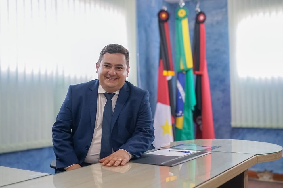 Prefeito de Jacaraú tem encontro com secretários suspeitos de morte de vereador Peron Filho em inquérito da Polícia Civil — Foto: Redes Sociais