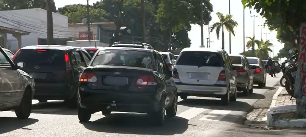 Infrações por uso irregular de faixas exclusivas para ônibus mais que triplicam em um ano na Paraíba — Foto: TV Cabo Branco
