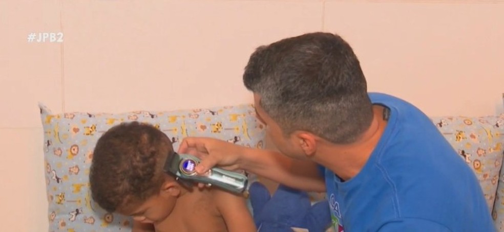 Henry pode levar até 1h em um atendimento — Foto: Reprodução/TV Paraíba