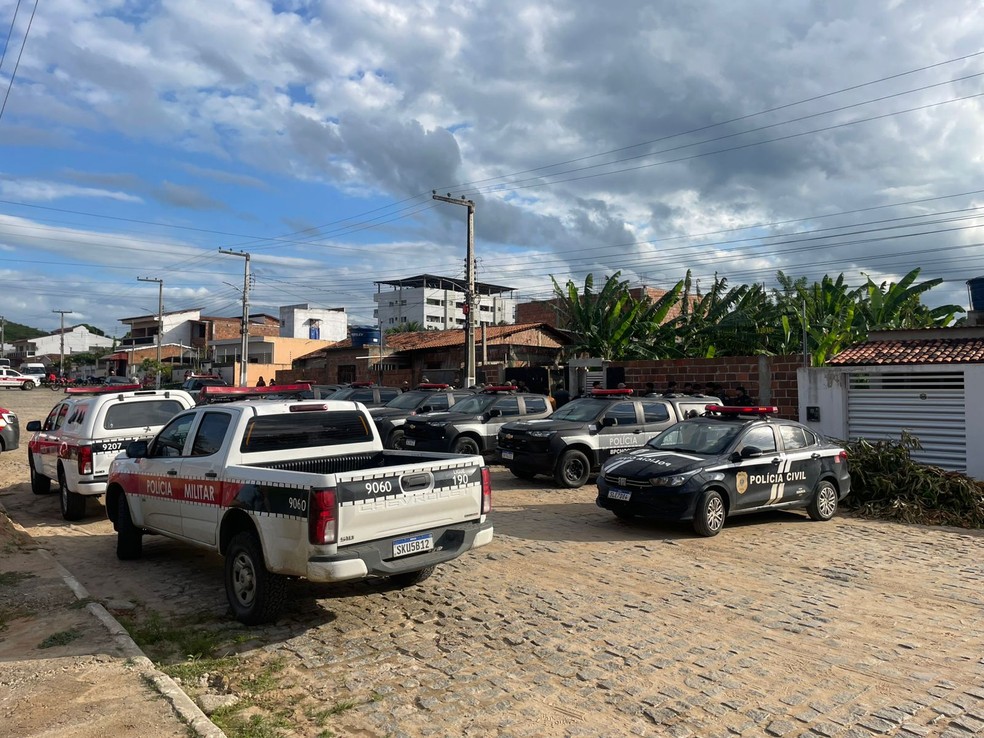 Homem mantém mulher e filho reféns dentro de casa, no interior da PB — Foto: Divulgação/Geovan Silva