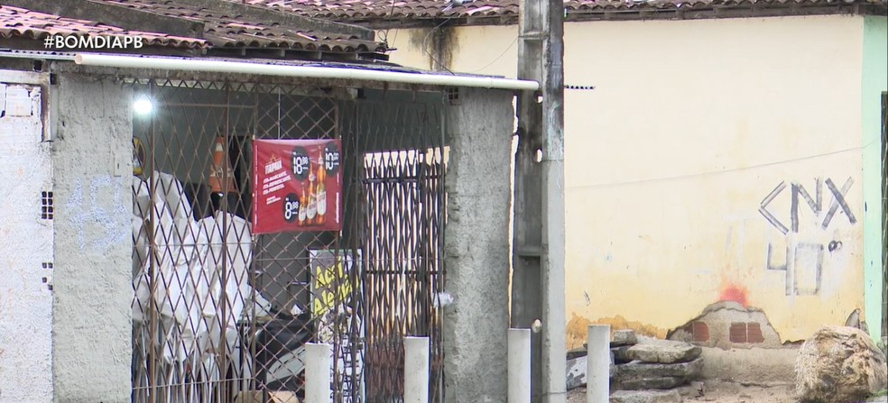 Homem é morto a tiros em bar de Campina Grande; cliente também é baleado — Foto: Reprodução / TV Cabo Branco