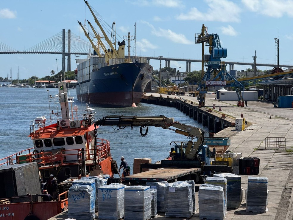 Porto de Natal RN Rio Grande do Norte Rio Potengi embarcação NAVIO SAFRA DE FRUTAS NAVIO BALTIC JASMINE — Foto: Sérgio Henrique Santos/Inter TV Cabugi