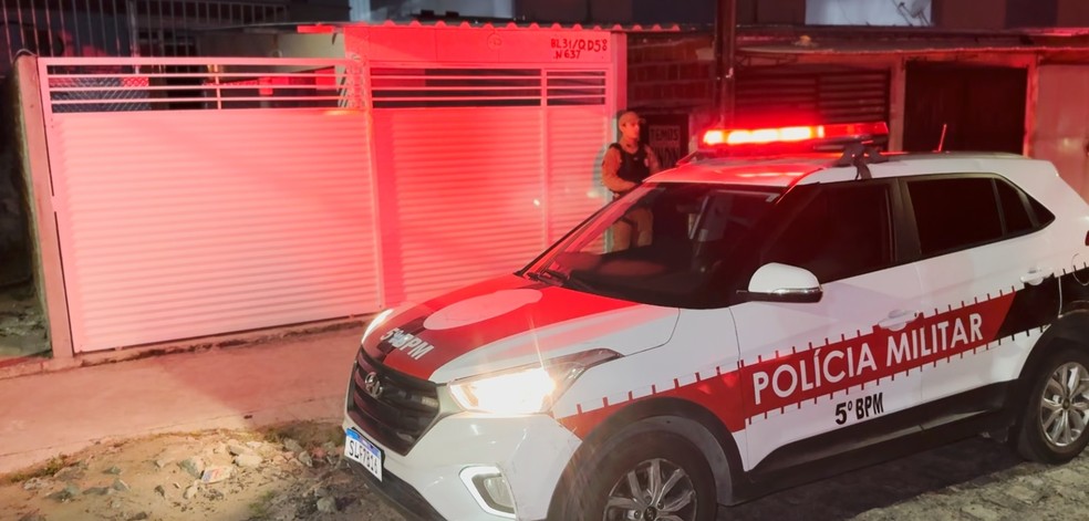 Família é expulsa de apartamento por facção criminosa após relato de assédio, em João Pessoa — Foto: Flávio Fernandes/TV Cabo Branco
