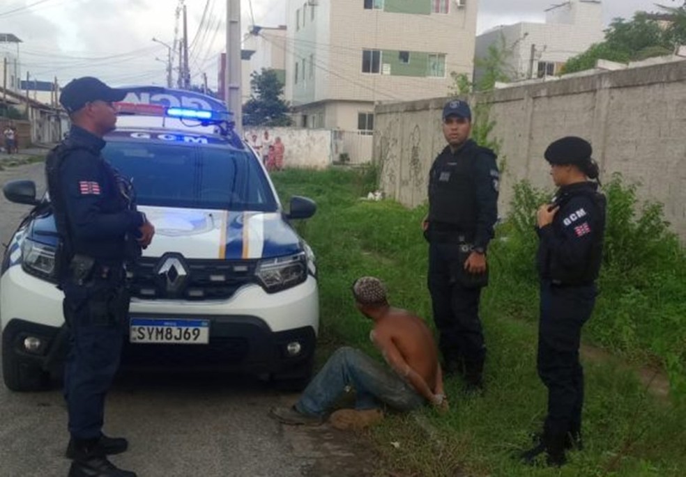 Dois homens são presos suspeito de roubar material de construção de uma escola, em João Pessoa — Foto: Guarda Civil Municipal de João Pessoa