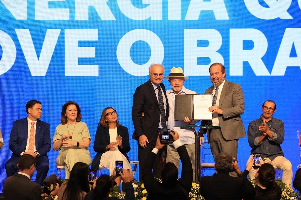 Energisa renova concessões em cerimônia com Lula e ministros — Foto: Pedro Neto