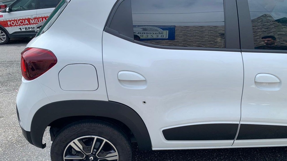 Funcionária da Câmara de João Pessoa tem carro atingido por tiro após briga de trânsito, e homem é preso — Foto: Flávio Fernandes/TV Cabo Branco