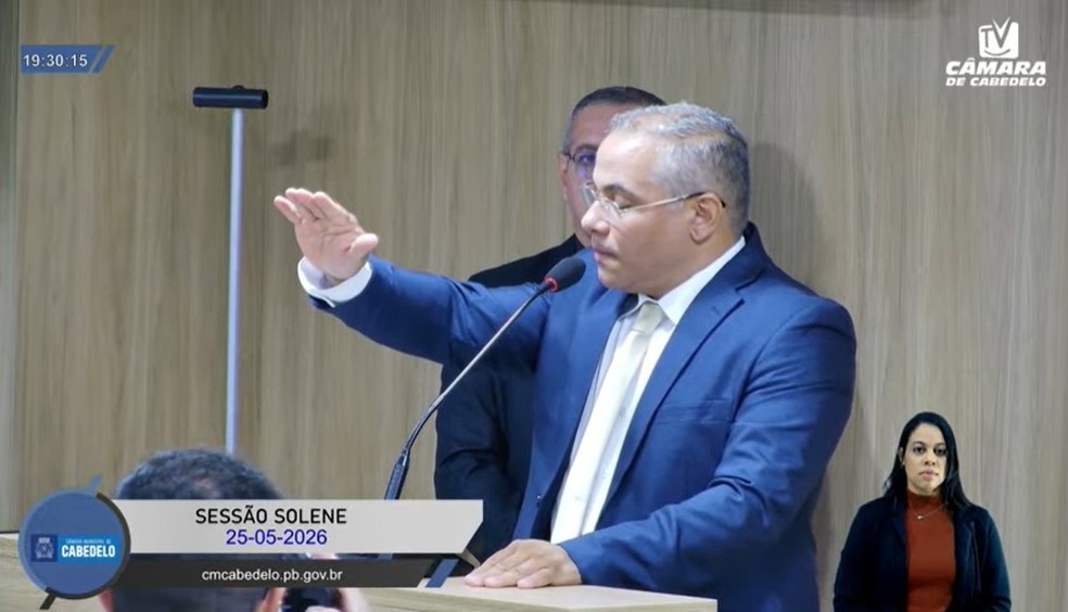Evilásio durante juramento na Câmara de Cabedelo. — Foto: Reprodução/TV Câmara de Cabedelo