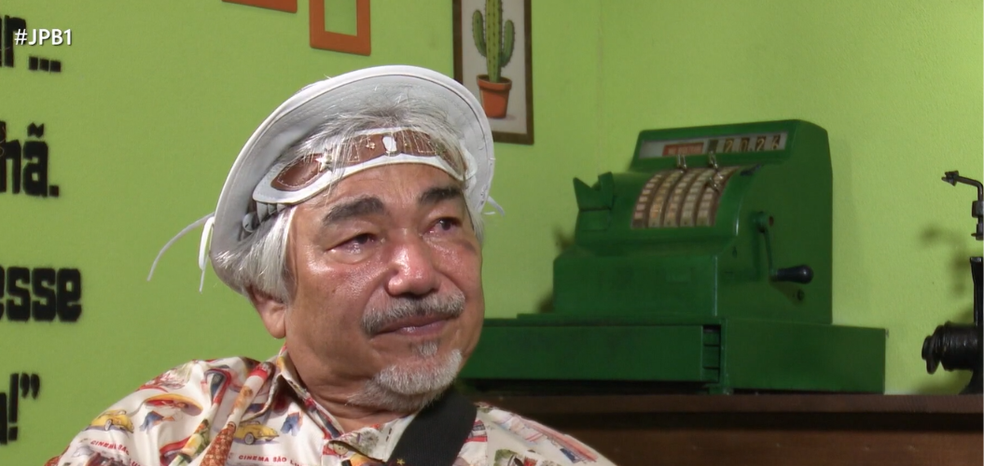 Santanna, O Cantador, fala sobre vida e carreira no Dedinho de Prosa, do JPB1, na TV Cabo Branco — Foto: Reprodução/TV Cabo Branco