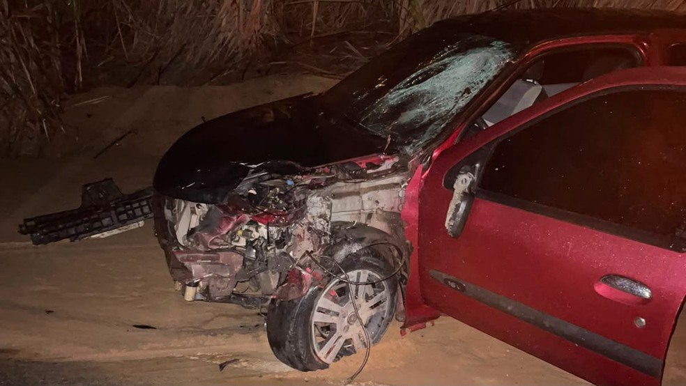 Mãe e filho morrem após colisão entre carro e moto, no Litoral Sul da Paraíba — Foto: Reprodução / Flávio Fernandes