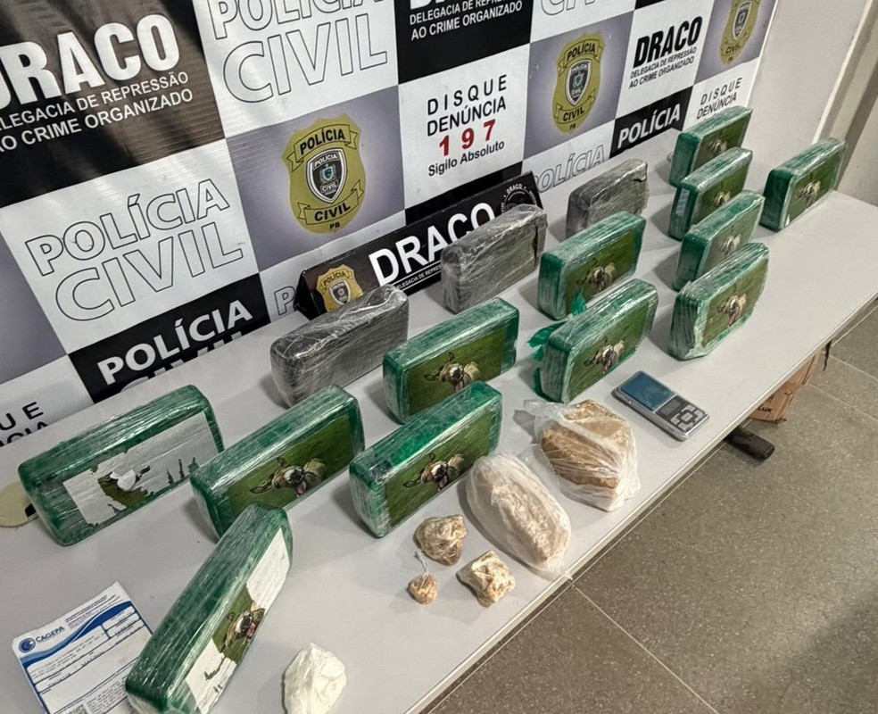 Mulher é presa e 20 kg de maconha que seriam traficados no São João de Campina Grande são apreendidos — Foto: Polícia Civil da Paraíba