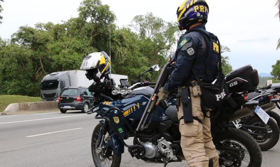 Homem é preso suspeito de tentar furtar moto da PRF para 'farmar aura' — Foto: Divulgação/PRF
