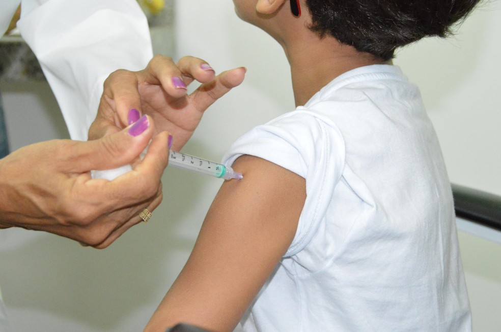 Natal recebeu 1.500 doses da vacina Pneumo 20, que passa a substituir gradualmente a Pneumo 10. — Foto: Carla Cleto
