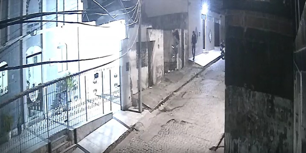 Assalto a residência no bairro das Malvinas, em Campina Grande — Foto: Reprodução circuitos de segurança