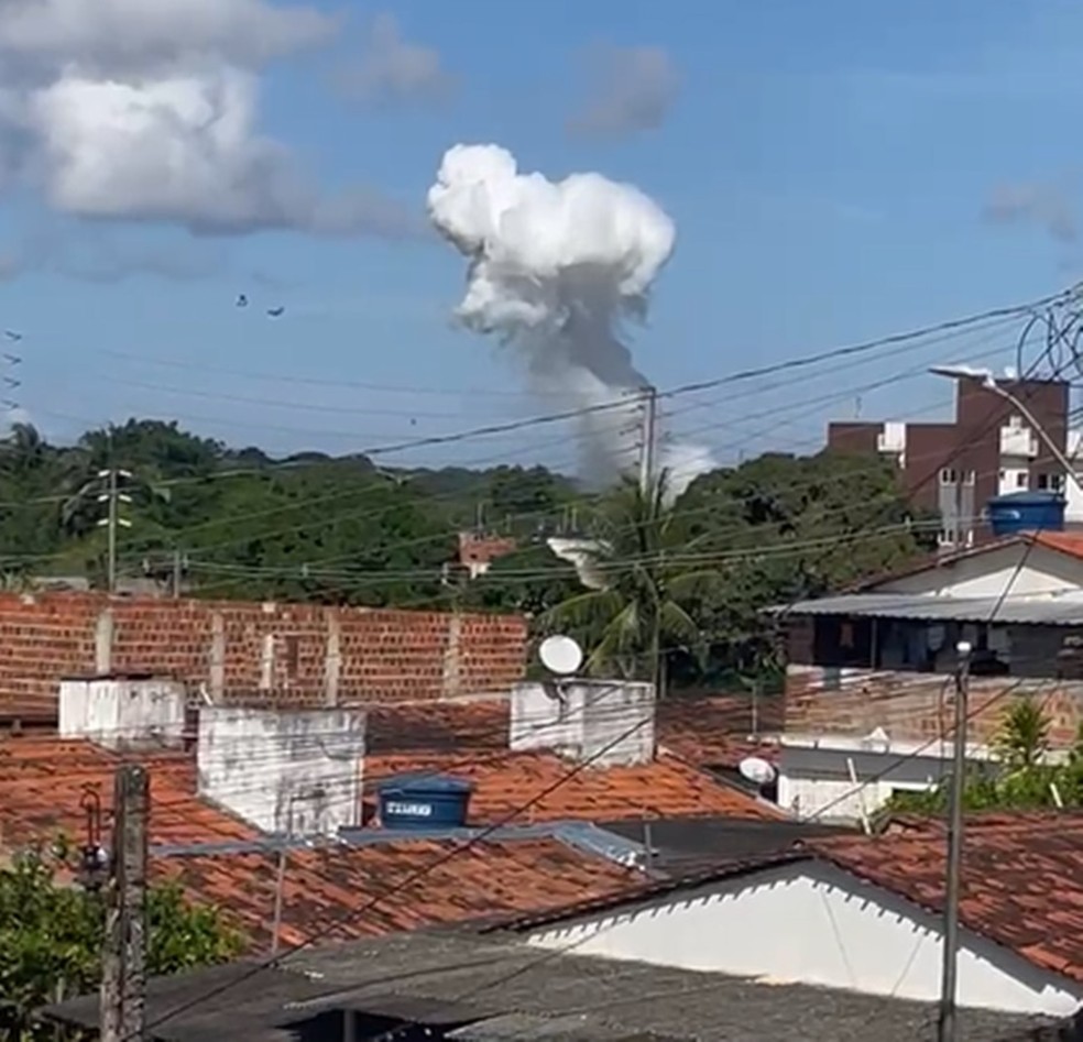 Explosão registrada por moradores — Foto: Reprodução/TV Cabo Branco