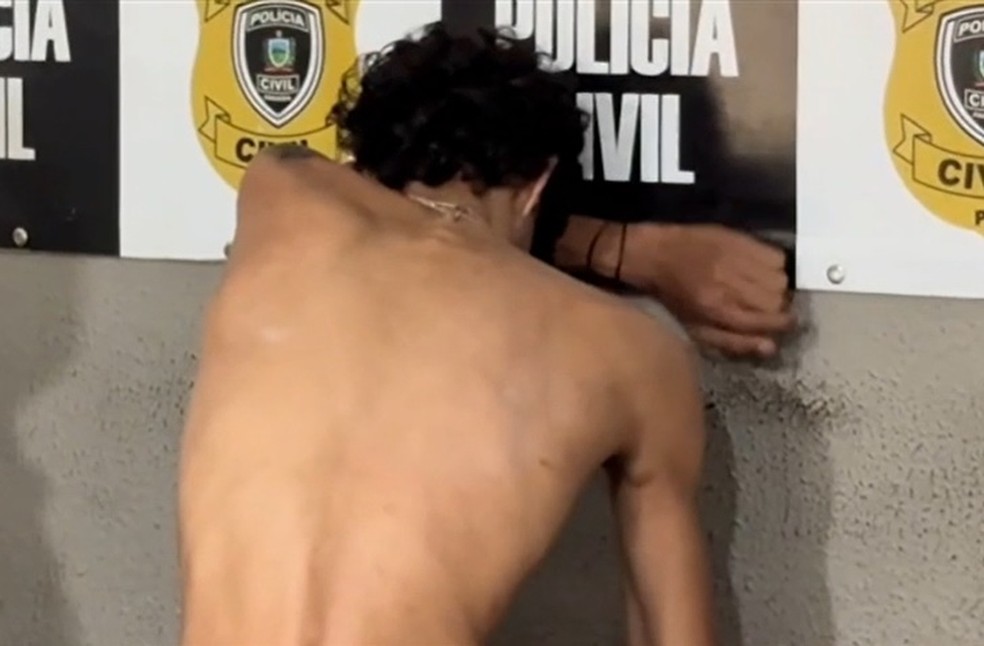 Homem preso tentou mentir nome em abordagem — Foto: Reprodução/TV Cabo Branco