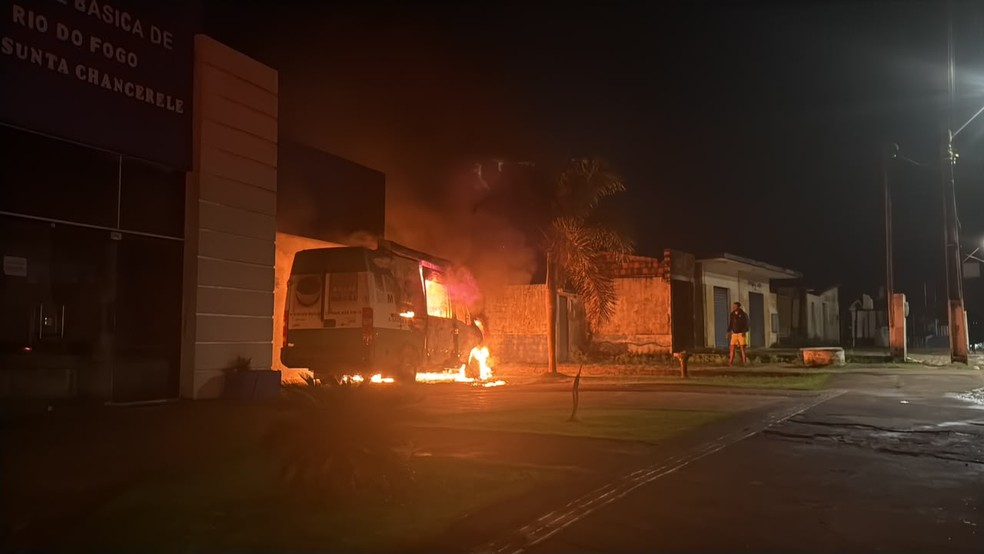 Consultório odontológico móvel é destruído por incêndio em Rio do Fogo — Foto: Cedida