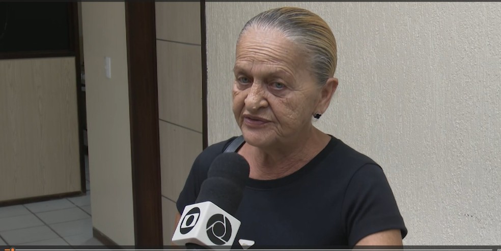 Idosa foi constrangida em público ao ser acusada falsamente de roubo, em João Pessoa — Foto: TV Cabo Branco/Reprodução