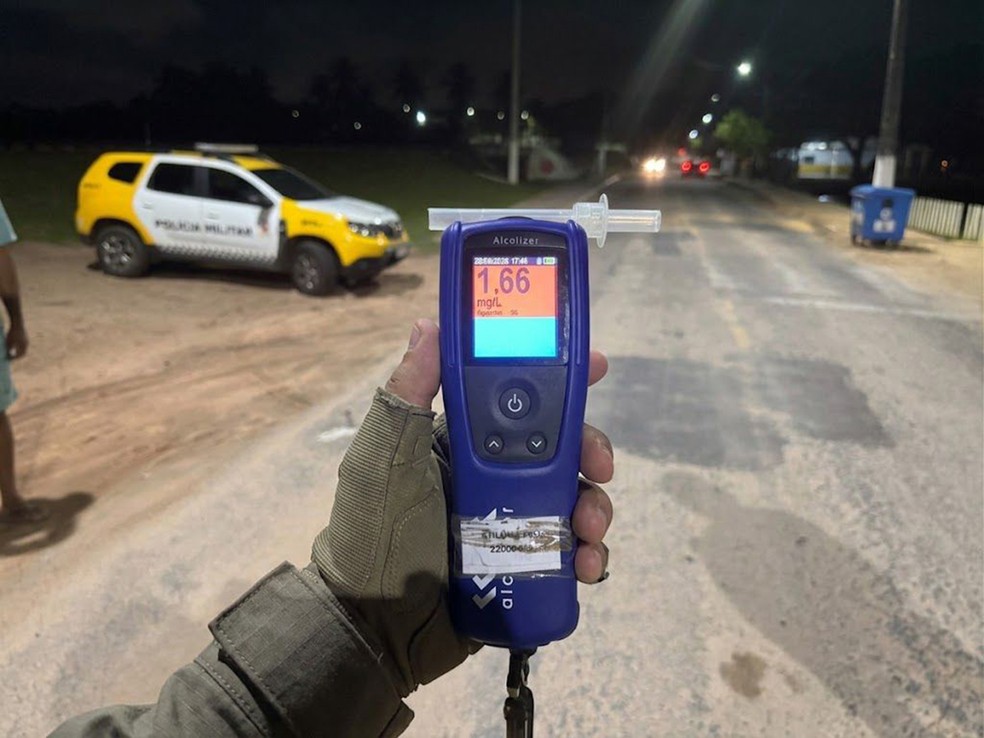 Prisão ocorreu durante a Operação Zero Álcool, em Parnamirim — Foto: PMRN/Divulgação