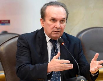 Deputado Nelter Queiroz.