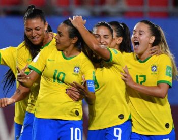 Brasil chegou aos seis pontos e assegurou a classificação como terceira colocada. ( Foto: Philippe HUGUEN / AFP )