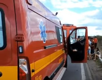 000a96b53f-a39c-484b-aa6f-31d6459938701-18