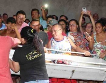 ITEP remove o corpo da vítima. Foto - O Câmera.