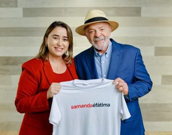 Candidata ao senado, Samanda de Lula, ao lado do candidato e atual presidente Lula. Foto — ©Assessoria.