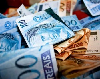 É o primeiro número positivo desde o quarto trimestre de 2014, ou seja, após oito quedas seguidas.