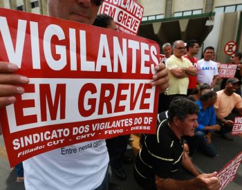 Brasília(DF), 10/10/2016 - Vigilantes em greve - Hospital de Base - Foto: Rafaela Felicciano/Metrópoles