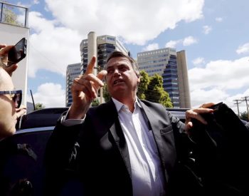 102824752-pa-brasilia-26-04-2023-jair-bolsonaro-diz-a-pf-que-postou-sem-querer-e-medicado-video