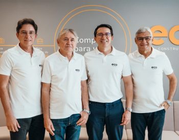 Os quatro sócios da Eco Construtora reuniram trajetórias improváveis. Da esquerda para a direita: Pedro César, Francisco Cavalcante, Leonardo Bronzeado e Carlos Feitosa — Foto: Eco Construtora