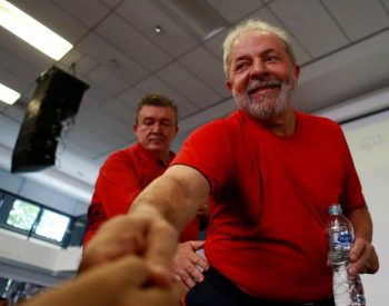 Ex-presidente Lula discursa para apoiadores e militantes que lotaram o auditório do Sindicato dos Metalúrgicos do ABC. Foto - Hélvio Romero.