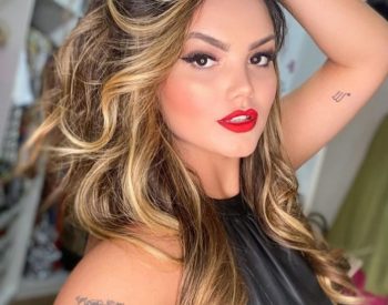 Suzanna Freitas já reduziu mama e colocou prótese de silicone. Ela também já fez aplicações de botox — Foto: Reprodução Internet