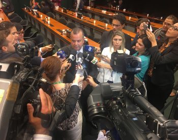 Agência Brasil e Agência Câmara.