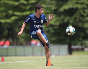 O argentino Darío Conca foi liberado e voltará ao futebol chinês (Foto: Gilvan de Souza/CRF)