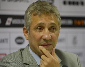 20200311-051255-1-presidente-alexandre-campello-tenta-superar-crise-financeira-do-vasco