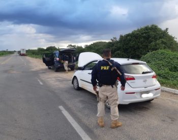 HB20 ano 2017 recuperado pelo PRF na BR-110 no Oeste Potiguar.