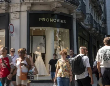 2025-08-02t000000z_1981652671_mt1nurpho000vckgco_rtrmadp_3_bridalgiant-pronovias-revival