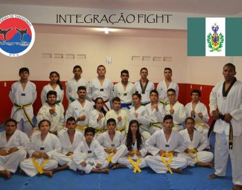 Equipe Integração Fight em parceira com os colégios CEFE E CALPÚRNIA. ( Foto: Reprodução/Facebook )