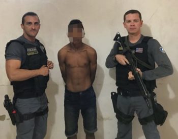Menor apreendido pela polícia. ( Foto: divulgação pela polícia)