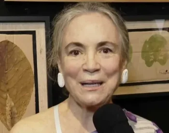 Regina Duarte em entrevista ao programa "Fofocalizando", do SBT. Foto —©Regina Duarte.