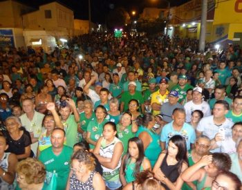 Nação Bacurau em praça pública em Jardim do Seridó. ( Foto: Reprodução / Facebook )