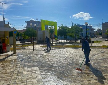 Limpeza sendo realizada na Praça Manoel Paulino em Jardim do Seridó. Foto — ©Reprodução / Instagram.
