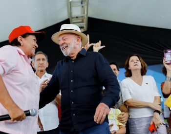 Lula ao lado da governadora Fátima Bezerra durante evento no Rio Grande do Norte. — Foto: Ricardo Stuckert/PR
