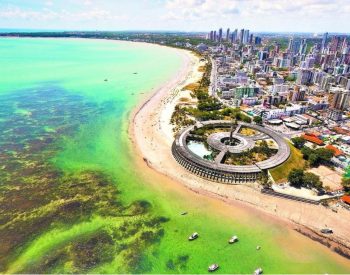 Praia de Tambaú é considerada uma das melhores viradas de ano da capital — Foto: Alessandro Potter/Divulgação